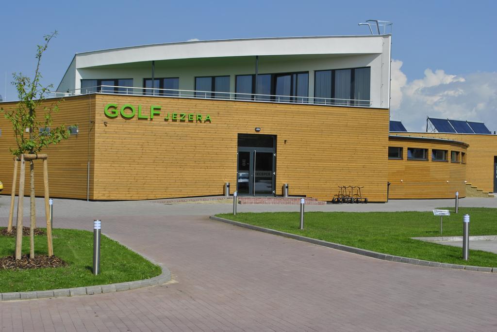 Hotel Golf Jezera Ostrožská Nová Ves Exterior foto
